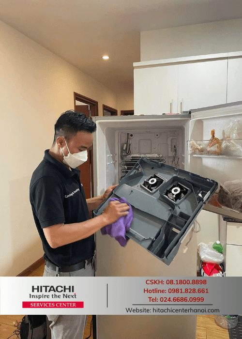 Vệ sinh quạt tủ lạnh Hitachi